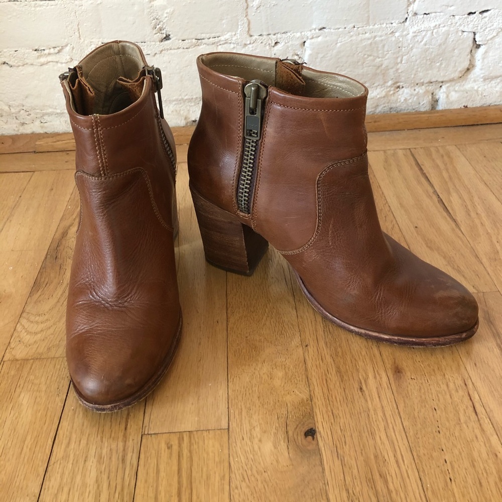 Ada Hinge Saddle Leather Block Heel Booties